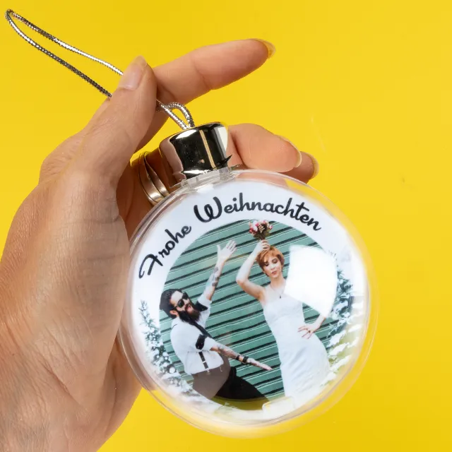 Personalisierbare Christbaumkugel mit Foto gestalten Weihnachtskugel mit Foto und Namen personalisieren – kreative Geschenkidee zu Weihnachten.