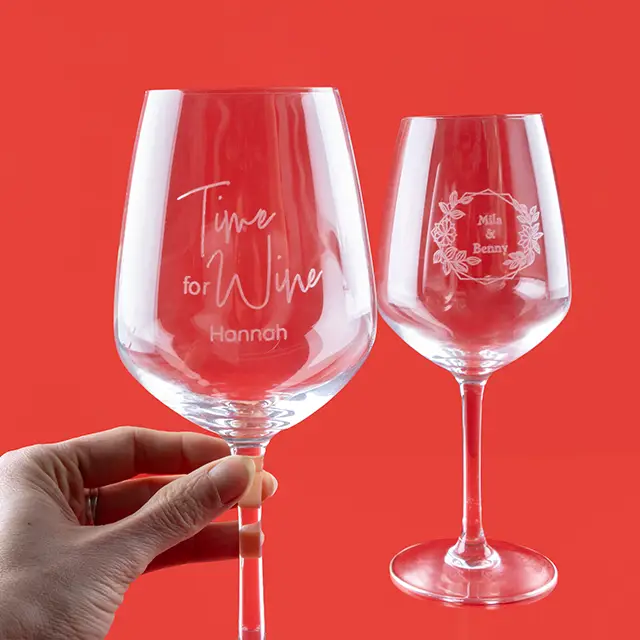 Weinglas mit Gravur, lebensmittelecht und spülmaschinenfest Weingläser gravieren lassen und verschenken. Deine Time for Wine kannst du jetzt noch besonders persönlich gestalten mit den gravierbaren Gläsern von ORWO.