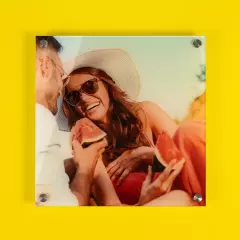 Acrylglasfoto, verschiedene Formate, Größen und Designs Acryglasbilder bestechen durch ihre beeindruckende Optik. Du kannst deine Lieblingsfotos in verschiedenen Formaten und Größen auf Acryl drucken lassen.