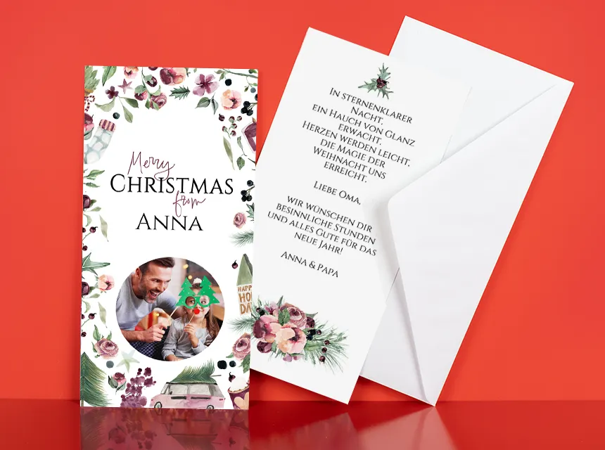 Personalisierte Fotokarten zu Weihnachten mit floralen Motiven, individueller Weihnachtsbotschaft und Umschlag – hochwertig gedruckte Fotokarten als persönlicher Weihnachtsgruß.