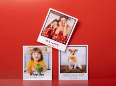 Drei Retro Fotos mit besonderen Momenten bedruckt: Familien-, Kinder- und Haustierfotos mit passendem Text, Namen und Datum. Mit und ohne schwarzen Rahmen um das Foto.