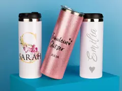 Den Coffee-to-go-Becher kannst du bedrucken oder gravieren lassen, wie du möchtest. Du hast nahezu unendliche Gestaltungsmöglichkeiten. Entdecke alle Optionen.