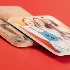 Fotomagnete, aus Kunststoff oder aus Holz, hochwertig Fotomagnete bestellen. Entscheide dich für deine Lieblingsvariante: Holz oder Kunststoff? Rund, eckig oder herzförmig? Jetzt auswählen, gestalten und bestellen.